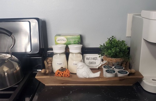 Chesterton Wohnung | Private Downtown Apt, King Bed, Jet Bath, Fireplace, Grill, near Indiana Dunes