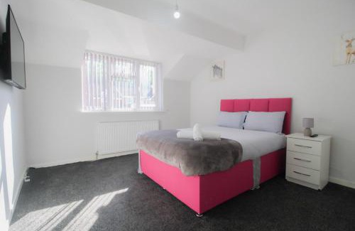 Bilston Haus | Private En-Suite With Free Wi-Fi & Parking in Wolverhampton
