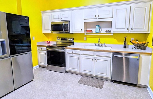 Sugar Hill Wohnung | PRIVATE, FULLY FURNISHED 2-BEDROOM, 2-BATHROOM BASEMENT APARTMENT