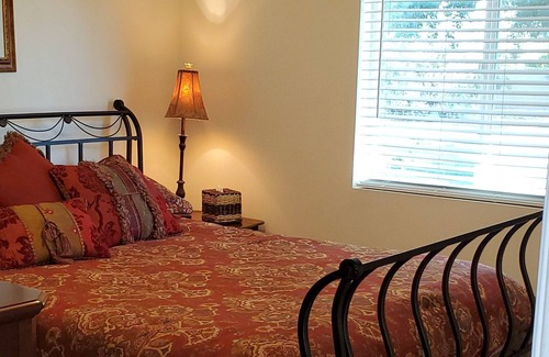 Avant Haus | Private garden Oasis, close to all conveniences