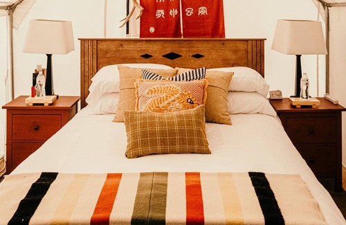 Virgin Wohnmobilvermietung | Private glamping venue, prohibition barn, pool, spa, horses and more