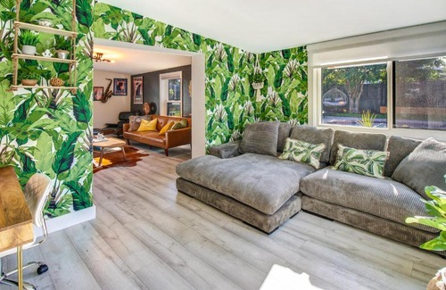 Pompano Beach Villa | Private Heated Pool Oasis Pet-Friendly Retreat Short or long Stays Sleeps 2-8 Ppl