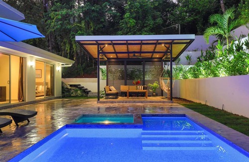 El Cerro Haus | ♥ Private Hiking Preserve, 5 mins to MA beach, Jungle Luxury♥