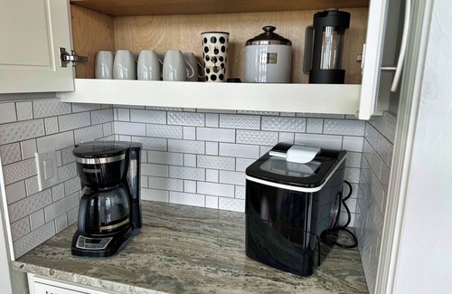 Tri-Cities Haus | Private Hilltop Luxury Estate with Breathtaking Views!