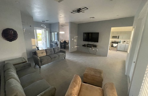 Bodden Town Haus | Private Home