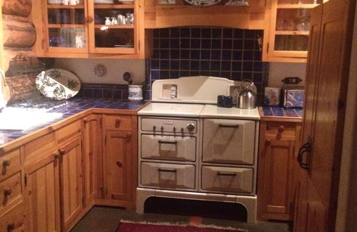 Ketchum Hütte | Haus im europäischen Stil am Fluss mit natürlichen heißen Quellen