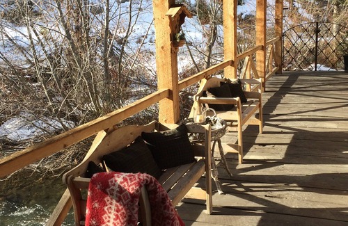 Ketchum Hütte | Haus im europäischen Stil am Fluss mit natürlichen heißen Quellen