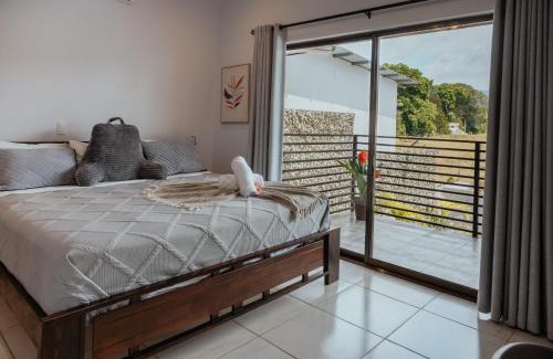 Jaco Haus | Private home with resort style swimming pool