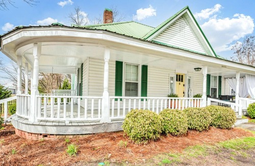 Piedmont Haus | Private Home within walking distance to downtown Piedmont