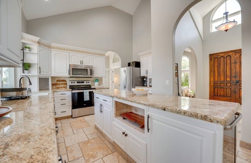 Grant County Haus | Private Hot Tub: Home Near Moses Lake Access