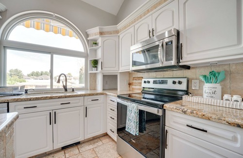 Grant County Haus | Private Hot Tub: Home Near Moses Lake Access