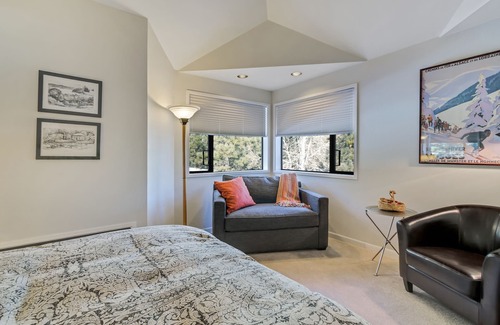 Century West Hotel | Private Suite im Hotelstil in Bend mit Zugang zum Fitnesscenter.