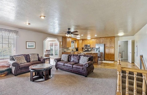 North Ogden Haus | Private HotTub, Veranda & Fully Fenced Yard!