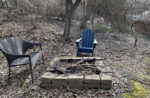 Forest Hills Haus | Private house right outside of Pittsburgh, pet friendly!