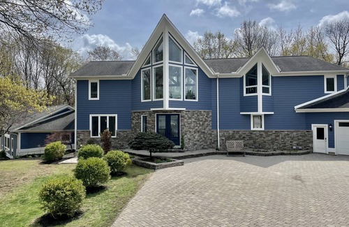 Brooklyn Haus | # Private Indoor Pool # Sleeps 27