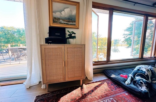 Avoca Haus | Private Isle-side, Waterfront Retreat with Stunning Views/Pet Friendly