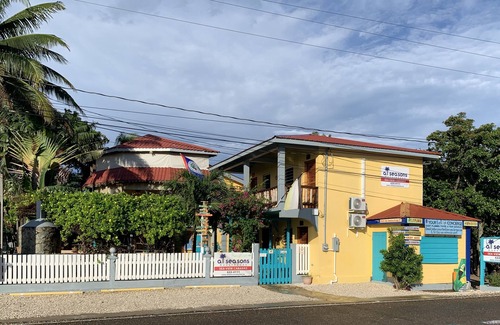 Hopkins Hotel | Dschungelzimmer - All Seasons Guest House