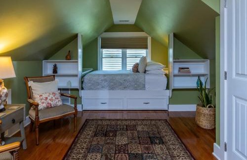 Cape May Court House Hotel | Private Lake and Hiking, The Loft at Haven