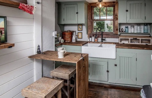 Osage Beach Kabine | Private Lakefront Cabin in State Park w/ Dock