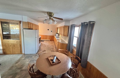 Devils Lake Haus | Private Lakeside Escape on Devils Lake