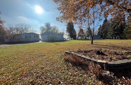 Devils Lake Haus | Private Lakeside Escape on Devils Lake