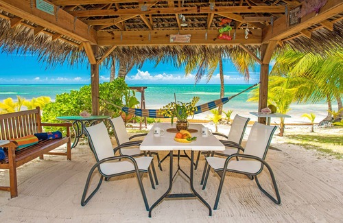 East End Haus | STÜCK VON MINE Luxury Beach Villa. 396 Seaview Rd. EE