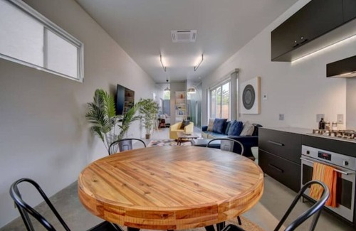 Albuquerque Haus | Private modern hideaway in downtown Albuquerque.