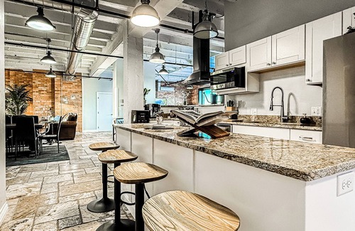 Idaho Falls Wohnung | Private North Penthouse w/Arcade Games,Tanning&Redlight Beds