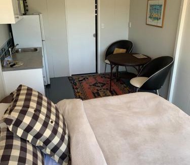 Mangonui Haus | Private Olive Grove Studio