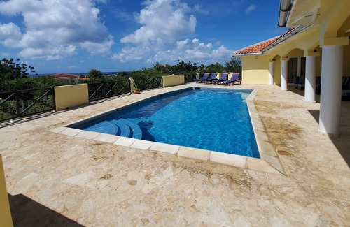 Sabadeco Villa | Private Paradise Villa mit Meerblick und eigenem Pool