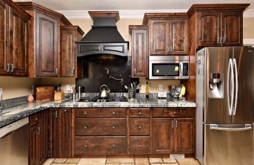 Hurricane Haus | PRIVATE POOL 34'x18 ', 25 Minuten zu Zion, Playset for Kids, 7 Zim., 32 Schlafplätze