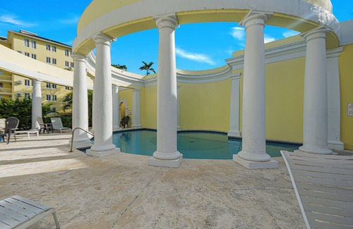 Westward Villas Subdivision Eigentumswohnung | Private, Pool, Beach, Hideaway.