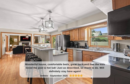 Sun Prairie Haus | Private Pool - HOT TUB - Sauna - Game Room - Pets