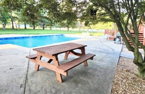 Springfield Haus | Private Pool @ Majestic Oaks, Large House, Air Hockey, Cornhole, Firepit, KingBd