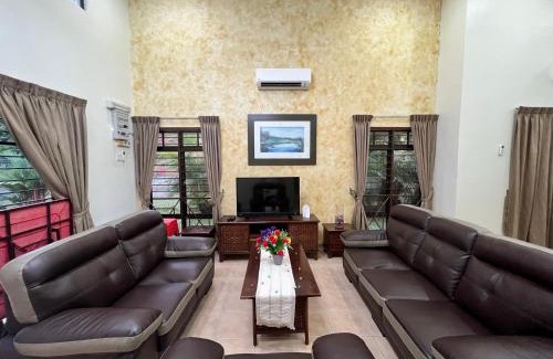 Alor Gajah Villa | Private Pool Villa 931 - Fong Homestay