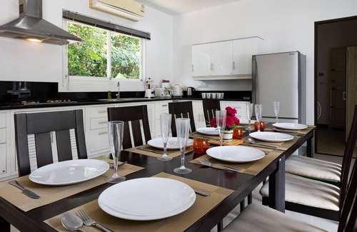 Chalong Villa | Private Pool Villa 4 Schlafzimmer für Familien