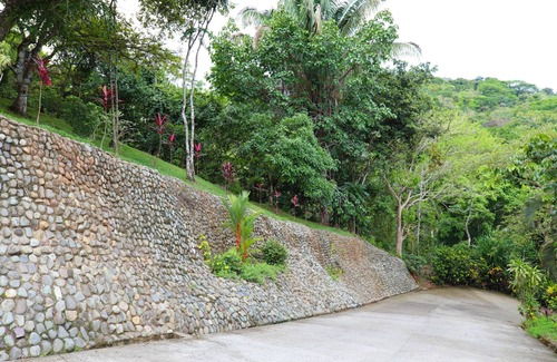 Valle Pura Vida Haus | Private Rainforest Retreat Canopy Ansichten von Affen & Scarlet Macaws
