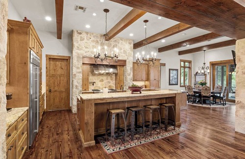 Bergheim Haus | Private Ranch -Pool,Ping Pong,Yoga,Weddings,Games