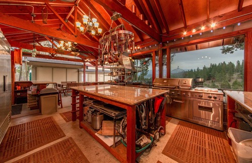 Cle Elum Kabine | Privater Rückzug in den Wäldern auf 20 Morgen! Grand Lodge mit 8 Studio Kabinen !!