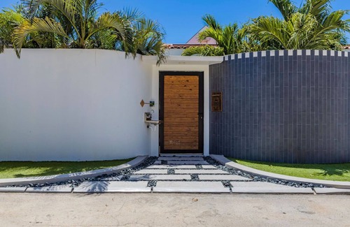 Moko Villa | Private RetreatPoolSpaBBQKitchen10 min>Beach
