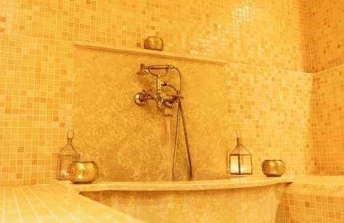 Kasbah Haus | Private riad in the Medina with rooftop pool and breakfast included.