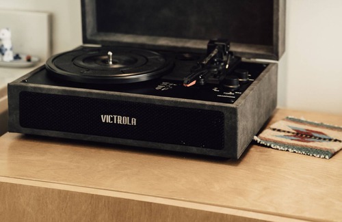 Huntsville Bed & Breakfast | Private Romantic Studio Lake Cottage B&B with self check-in and Barn Views