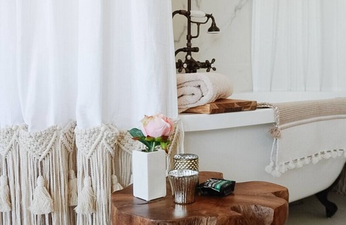 Huntsville Bed & Breakfast | Private Romantic Studio Lake Cottage B&B with self check-in and Barn Views