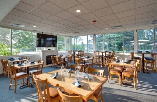 Central Lake Haus | Private room & bath, shared common room