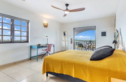 Kralendijk Haus | Private room with balcony (first floor) - Boutique Hotel Wanapa
