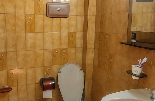 Martinez Bed & Breakfast | Private room with balcony