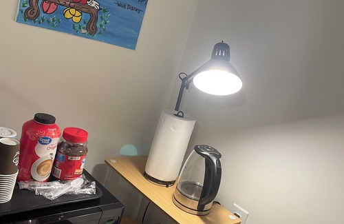 Morgantown Wohnung | Private room with study and bath