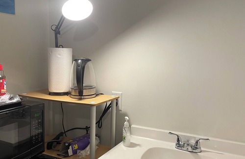 Morgantown Wohnung | Private room with study and bath