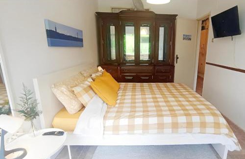 Benfica Haus | Private Rooms in Shared Apartment - Shared Bathroom and Dog Friendly