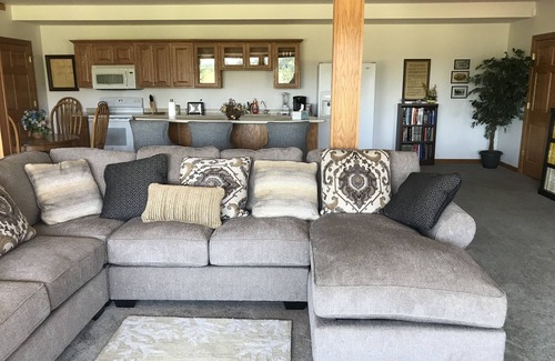 Harrison Haus | Private, secluded. Located at the Gateway to the North in Harrison, Michigan.